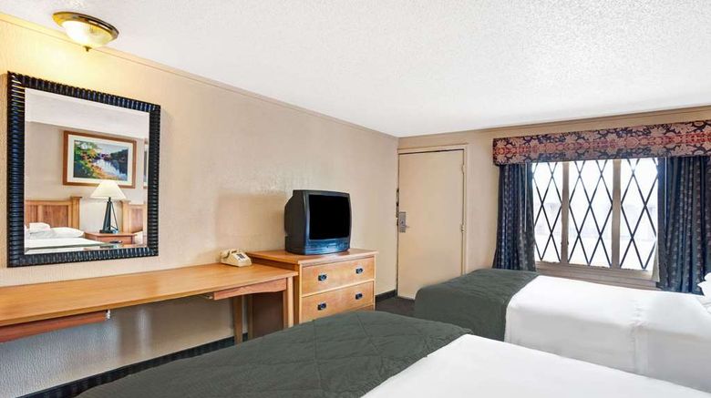 <b>Knights Inn Madison Heights Room</b>. Images powered by <a href="https://iceportal.shijigroup.com/" title="IcePortal" target="_blank">IcePortal</a>.