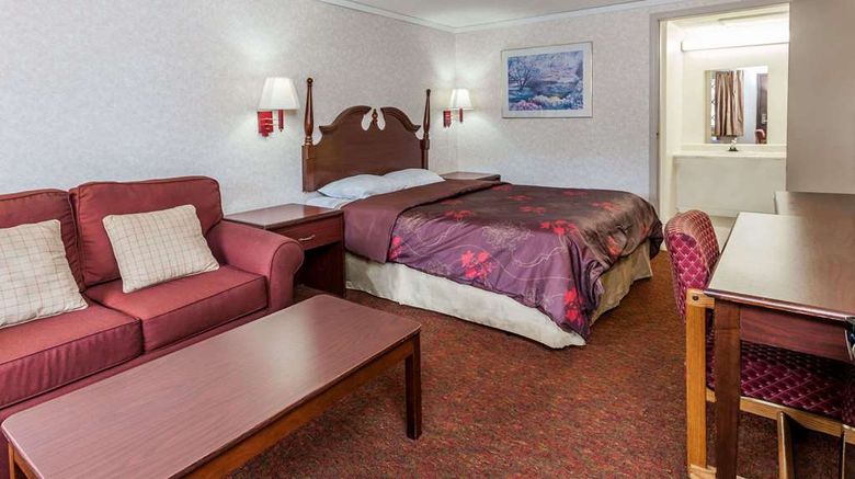<b>Knights Inn Detroit Area Room</b>. Images powered by <a href="https://iceportal.shijigroup.com/" title="IcePortal" target="_blank">IcePortal</a>.