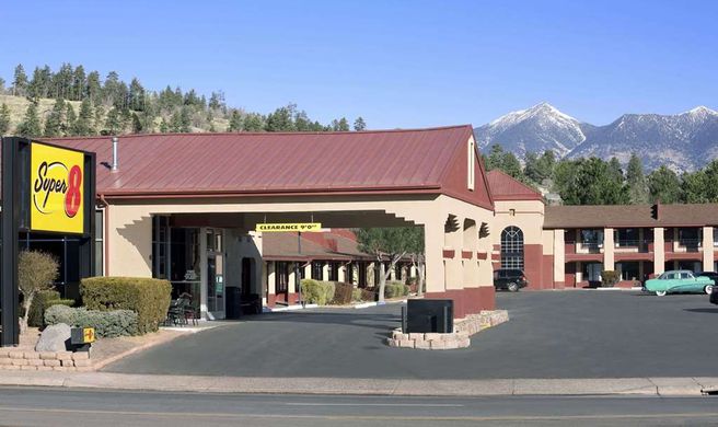Super 8 Conference Center NAU/Downtown Exterior