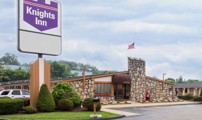 Knights Inn Greensburg Exterior