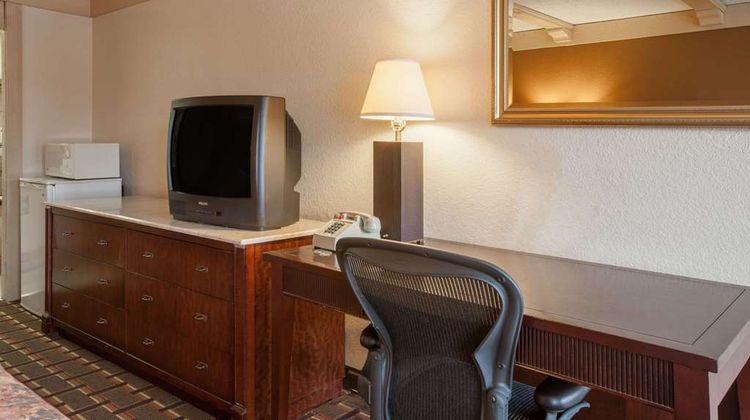 Knights Inn Greensburg Room