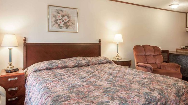 <b>Knights Inn Greensburg Room</b>. Images powered by <a href="https://iceportal.shijigroup.com/" title="IcePortal" target="_blank">IcePortal</a>.
