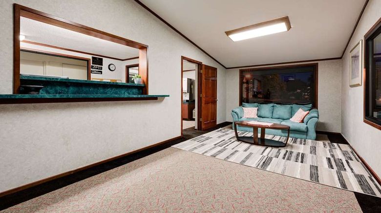 <b>Knights Inn Cleveland/Macedonia Lobby</b>. Images powered by <a href="https://iceportal.shijigroup.com/" title="IcePortal" target="_blank">IcePortal</a>.