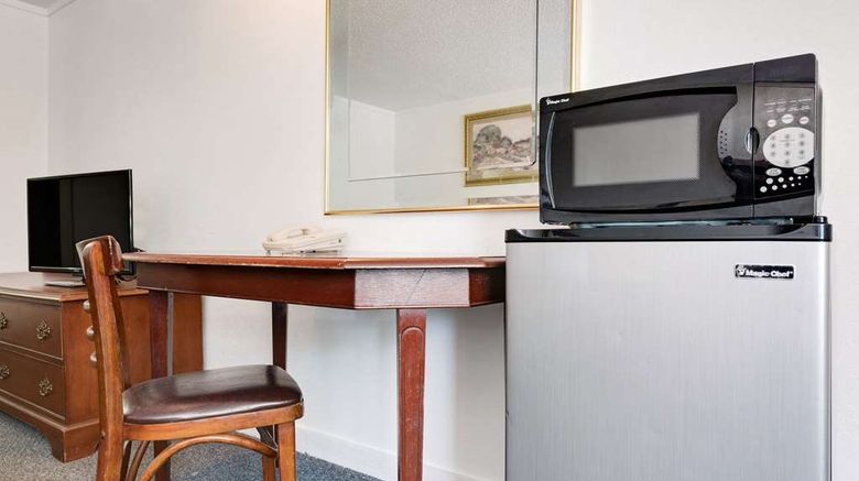 <b>Knights Inn Cleveland/Macedonia Room</b>. Images powered by <a href="https://iceportal.shijigroup.com/" title="IcePortal" target="_blank">IcePortal</a>.