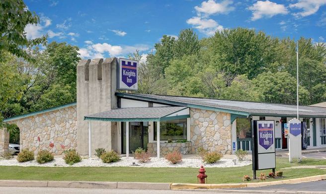 Knights Inn Cleveland/Macedonia Exterior