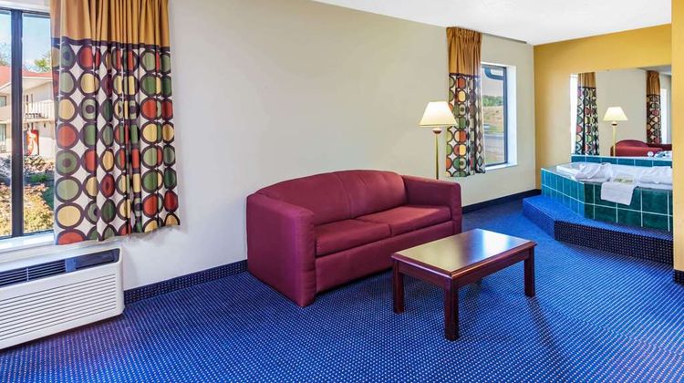 Super 8 Morristown/South Room