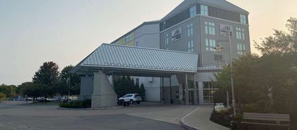 41 Lakefront Hotel, Trademark Collection Exterior