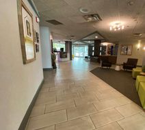 41 Lakefront Hotel, Trademark Collection Lobby