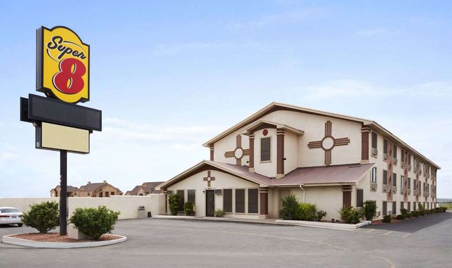 Super 8 Carlsbad Exterior