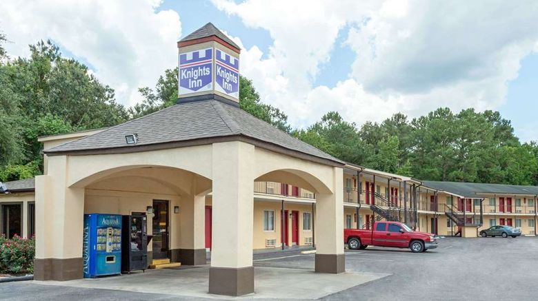 <b>Knights Inn Point South Yemassee Exterior</b>. Images powered by <a href="https://iceportal.shijigroup.com/" title="IcePortal" target="_blank">IcePortal</a>.