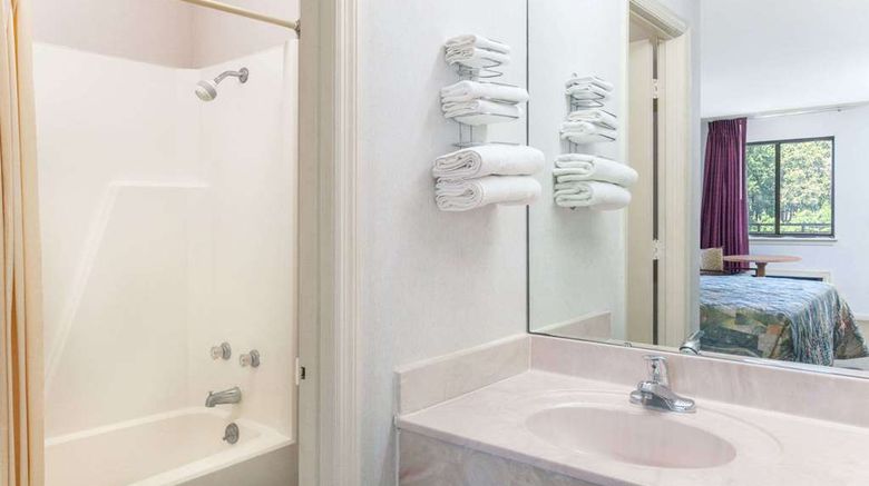<b>Knights Inn Point South Yemassee Room</b>. Images powered by <a href="https://iceportal.shijigroup.com/" title="IcePortal" target="_blank">IcePortal</a>.