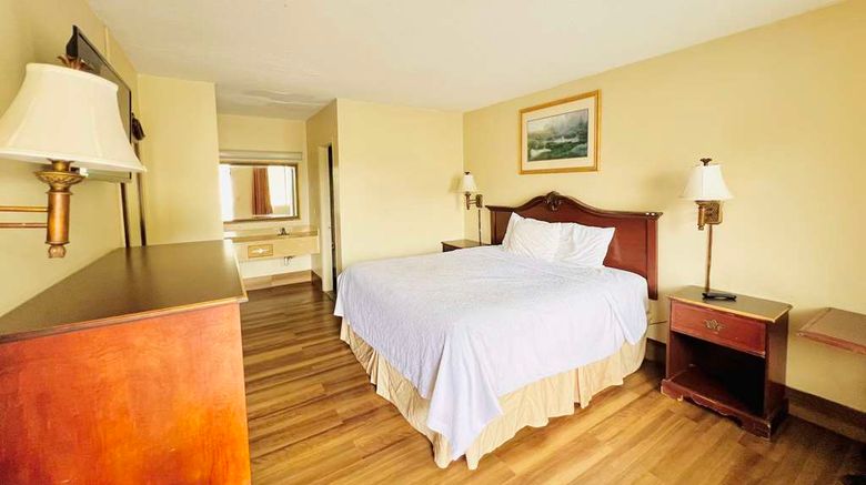 <b>Knights Inn Point South Yemassee Room</b>. Images powered by <a href="https://iceportal.shijigroup.com/" title="IcePortal" target="_blank">IcePortal</a>.