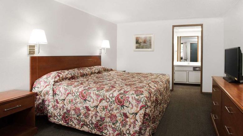 <b>Knights Inn Scranton/Wilkes-Barre Room</b>. Images powered by <a href="https://iceportal.shijigroup.com/" title="IcePortal" target="_blank">IcePortal</a>.