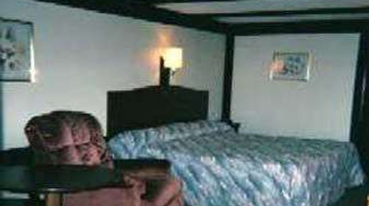 Knights Inn Somerset Room