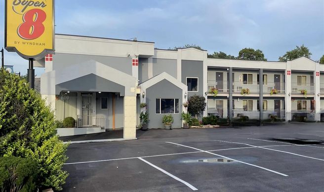 Super 8 Belleville St. Louis Area Exterior