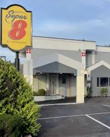 Super 8 Belleville St. Louis Area