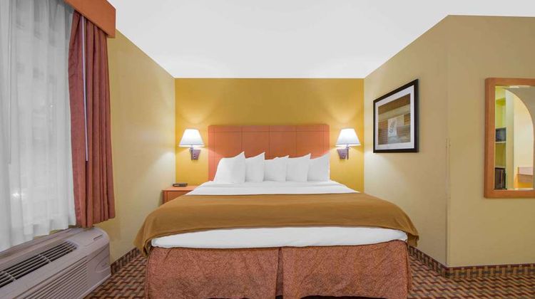 Days Inn Lubbock South Room