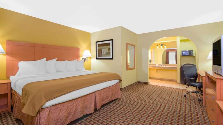 Days Inn Lubbock South Room
