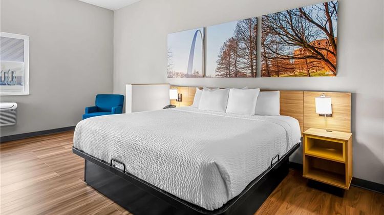 Days Inn Collinsville Suite