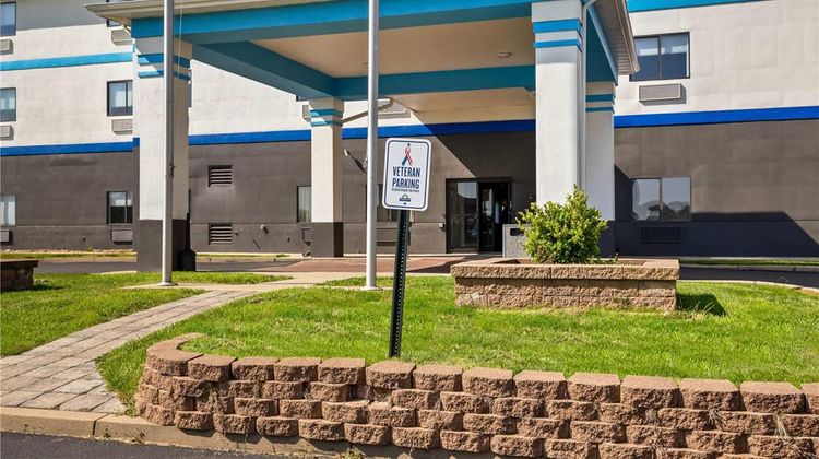 Days Inn Collinsville Exterior