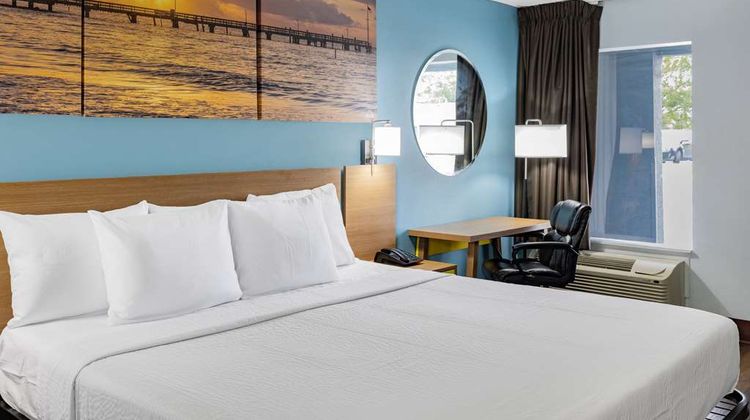 Days Inn Pensacola West Room