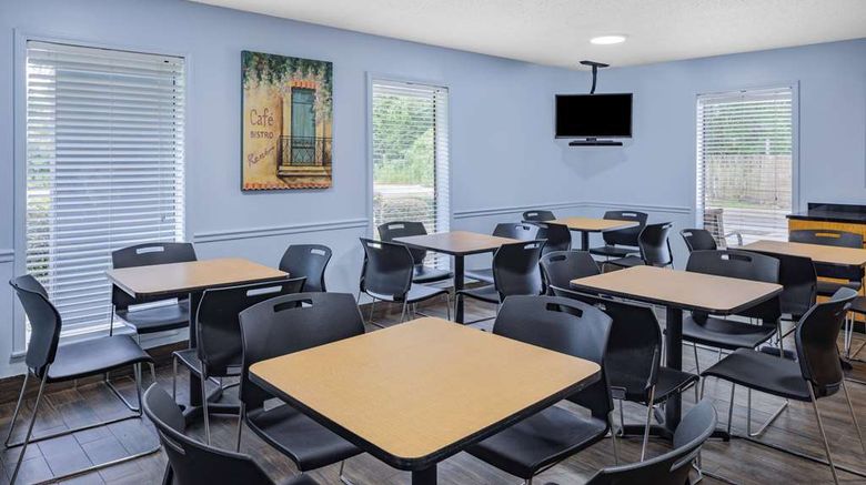 <b>Days Inn Pensacola West Restaurant</b>. Images powered by <a href="https://iceportal.shijigroup.com/" title="IcePortal" target="_blank">IcePortal</a>.