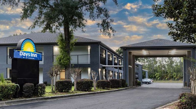 <b>Days Inn Pensacola West Exterior</b>. Images powered by <a href="https://iceportal.shijigroup.com/" title="IcePortal" target="_blank">IcePortal</a>.