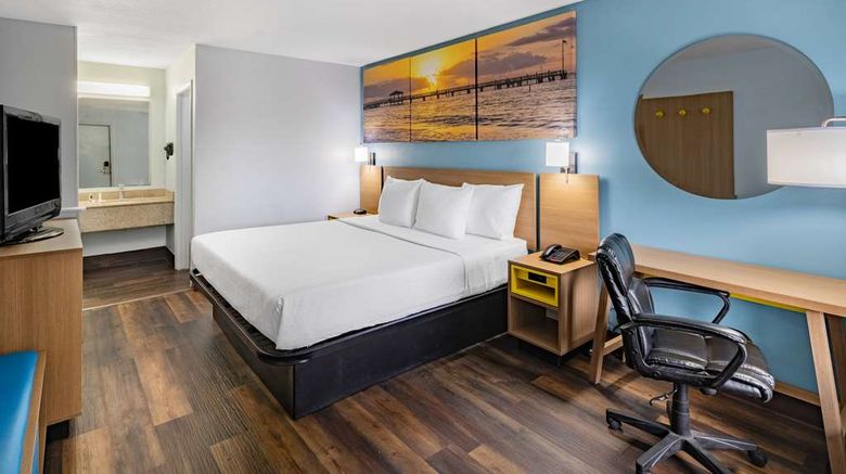 <b>Days Inn Pensacola West Room</b>. Images powered by <a href="https://iceportal.shijigroup.com/" title="IcePortal" target="_blank">IcePortal</a>.