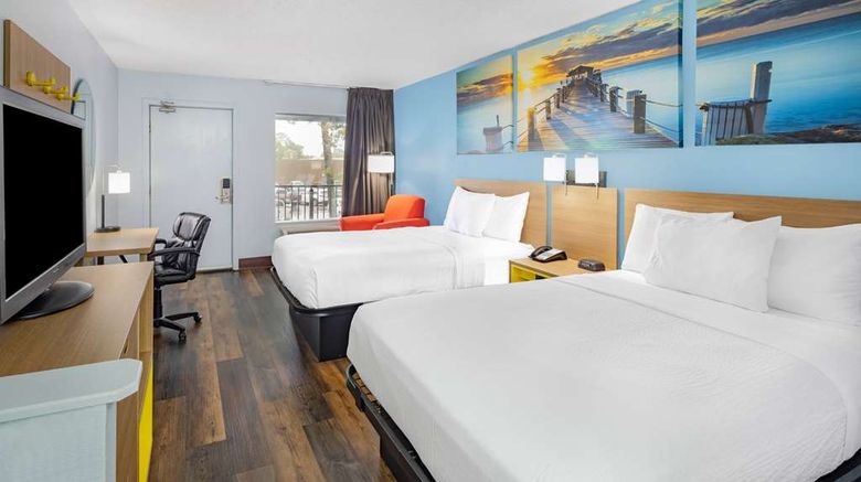 <b>Days Inn Pensacola West Room</b>. Images powered by <a href="https://iceportal.shijigroup.com/" title="IcePortal" target="_blank">IcePortal</a>.