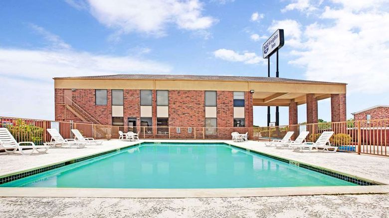 <b>Knights Inn Houston Hobby Airport Pool</b>. Images powered by <a href="https://iceportal.shijigroup.com/" title="IcePortal" target="_blank">IcePortal</a>.