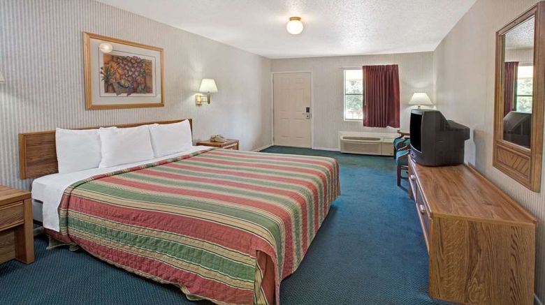 <b>Knights Inn Houston Hobby Airport Room</b>. Images powered by <a href="https://iceportal.shijigroup.com/" title="IcePortal" target="_blank">IcePortal</a>.