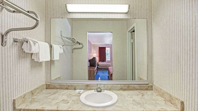 <b>Knights Inn Houston Hobby Airport Room</b>. Images powered by <a href="https://iceportal.shijigroup.com/" title="IcePortal" target="_blank">IcePortal</a>.