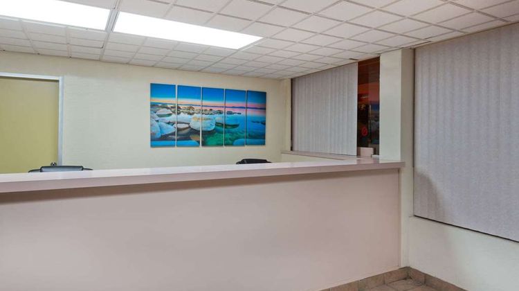 Super 8 Melbourne Lobby