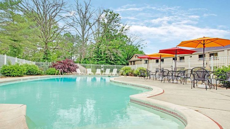 Ramada Flemington Pool