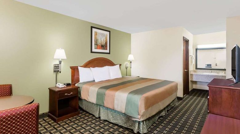 <b>Days Inn Blakely Room</b>. Images powered by <a href="https://iceportal.shijigroup.com/" title="IcePortal" target="_blank">IcePortal</a>.