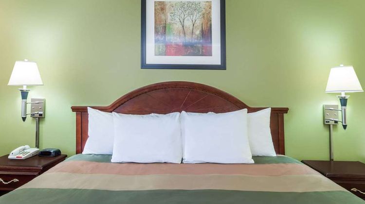 Days Inn Blakely Room