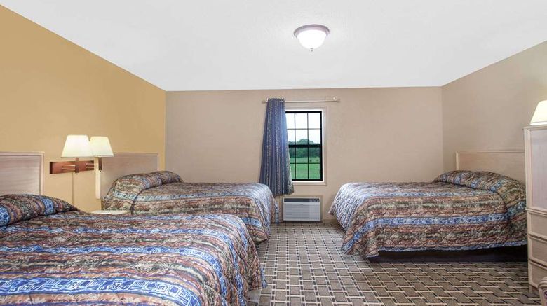 <b>Knights Inn Wildersville Room</b>. Images powered by <a href="https://iceportal.shijigroup.com/" title="IcePortal" target="_blank">IcePortal</a>.