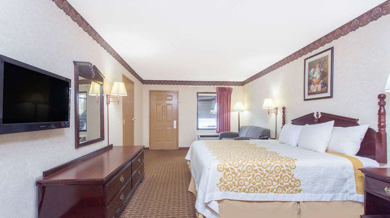 <b>Days Inn Thomaston Room</b>. Images powered by <a href="https://iceportal.shijigroup.com/" title="IcePortal" target="_blank">IcePortal</a>.