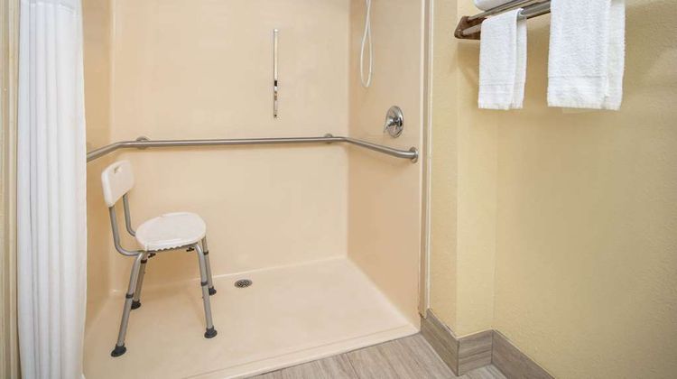 Days Inn Thomaston Room