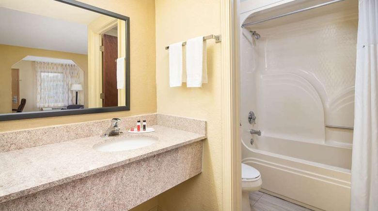 <b>Days Inn Thomaston Room</b>. Images powered by <a href="https://iceportal.shijigroup.com/" title="IcePortal" target="_blank">IcePortal</a>.
