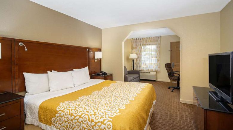 <b>Days Inn Thomaston Room</b>. Images powered by <a href="https://iceportal.shijigroup.com/" title="IcePortal" target="_blank">IcePortal</a>.