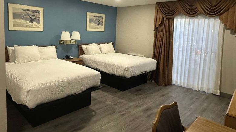 <b>Days Inn Medford Room</b>. Images powered by <a href="https://iceportal.shijigroup.com/" title="IcePortal" target="_blank">IcePortal</a>.