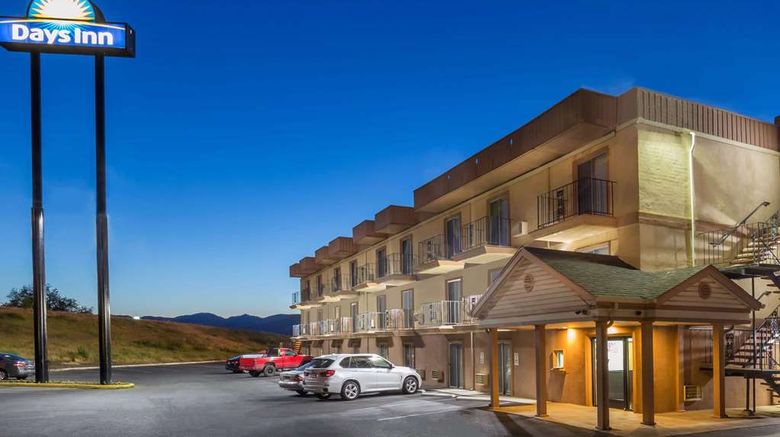 <b>Days Inn Medford Exterior</b>. Images powered by <a href="https://iceportal.shijigroup.com/" title="IcePortal" target="_blank">IcePortal</a>.