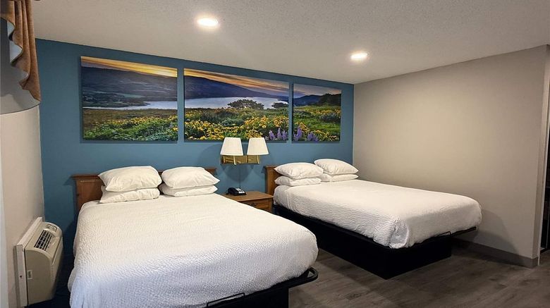 <b>Days Inn Medford Room</b>. Images powered by <a href="https://iceportal.shijigroup.com/" title="IcePortal" target="_blank">IcePortal</a>.