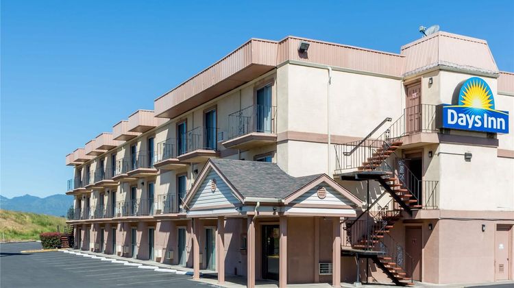 Days Inn Medford Exterior