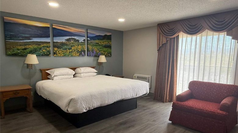 <b>Days Inn Medford Room</b>. Images powered by <a href="https://iceportal.shijigroup.com/" title="IcePortal" target="_blank">IcePortal</a>.