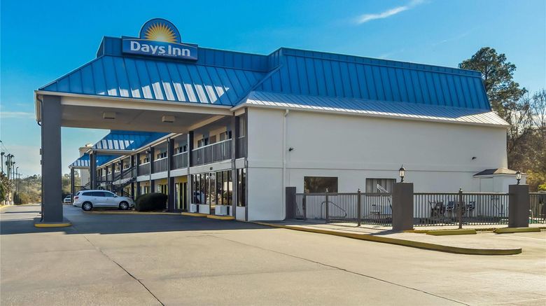 <b>Days Inn Ocean Springs Exterior</b>. Images powered by <a href="https://iceportal.shijigroup.com/" title="IcePortal" target="_blank">IcePortal</a>.