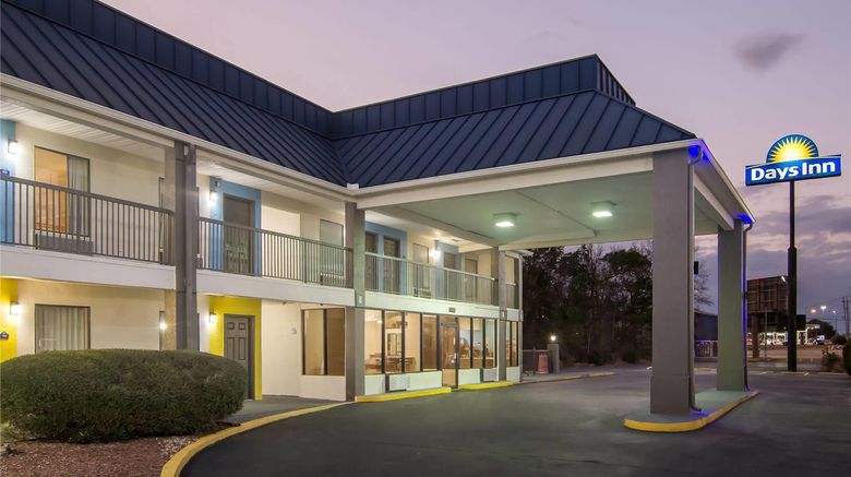 <b>Days Inn Ocean Springs Exterior</b>. Images powered by <a href="https://iceportal.shijigroup.com/" title="IcePortal" target="_blank">IcePortal</a>.
