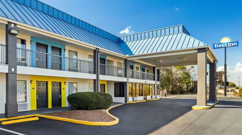 <b>Days Inn Ocean Springs Exterior</b>. Images powered by <a href="https://iceportal.shijigroup.com/" title="IcePortal" target="_blank">IcePortal</a>.