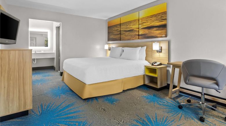 <b>Days Inn Ocean Springs Suite</b>. Images powered by <a href="https://iceportal.shijigroup.com/" title="IcePortal" target="_blank">IcePortal</a>.